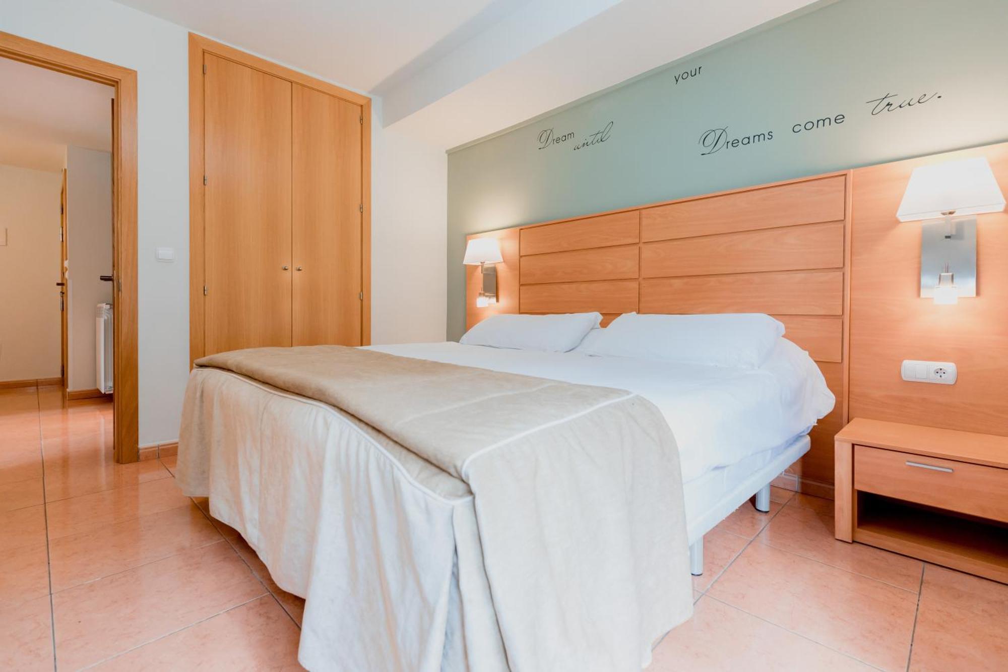 Pierre & Vacances Aparthotel La Tulipa Ордино Экстерьер фото